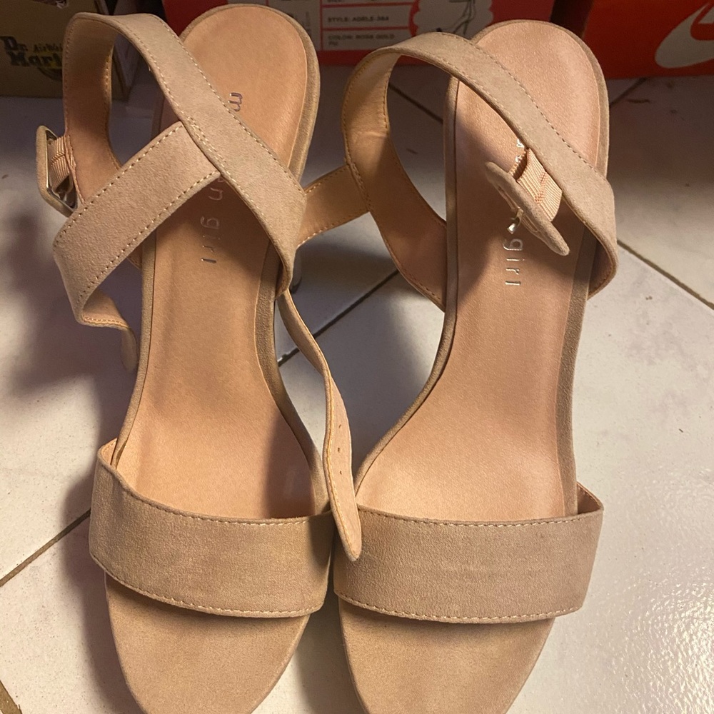 Worn once, excellent condition